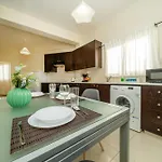 2 Bedroom Flat Lejlighed